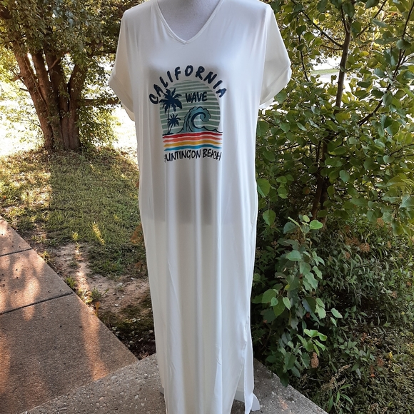 🆕️ White "California" Maxi Dress - Picture 2 of 3